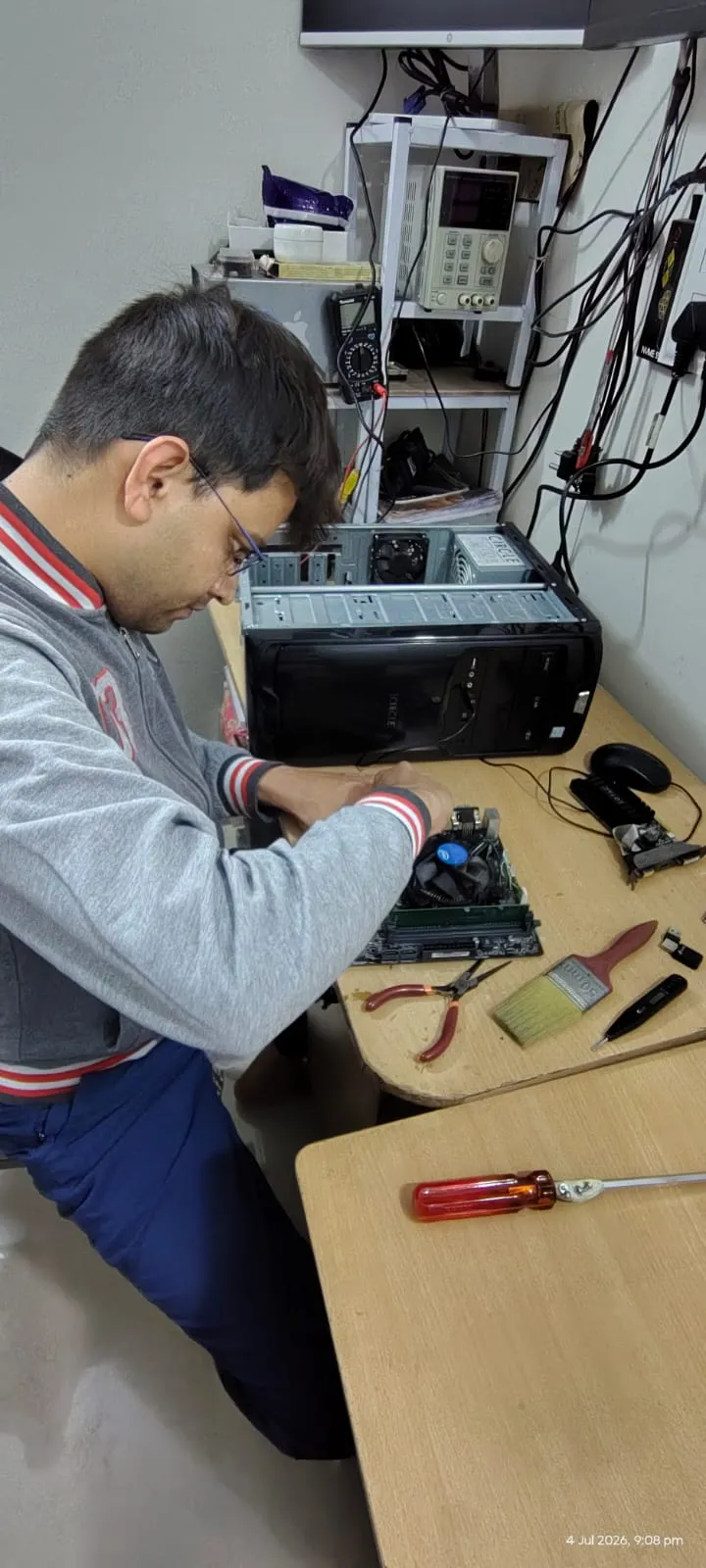 Inside the LapDesk computer repair service center in Pune
